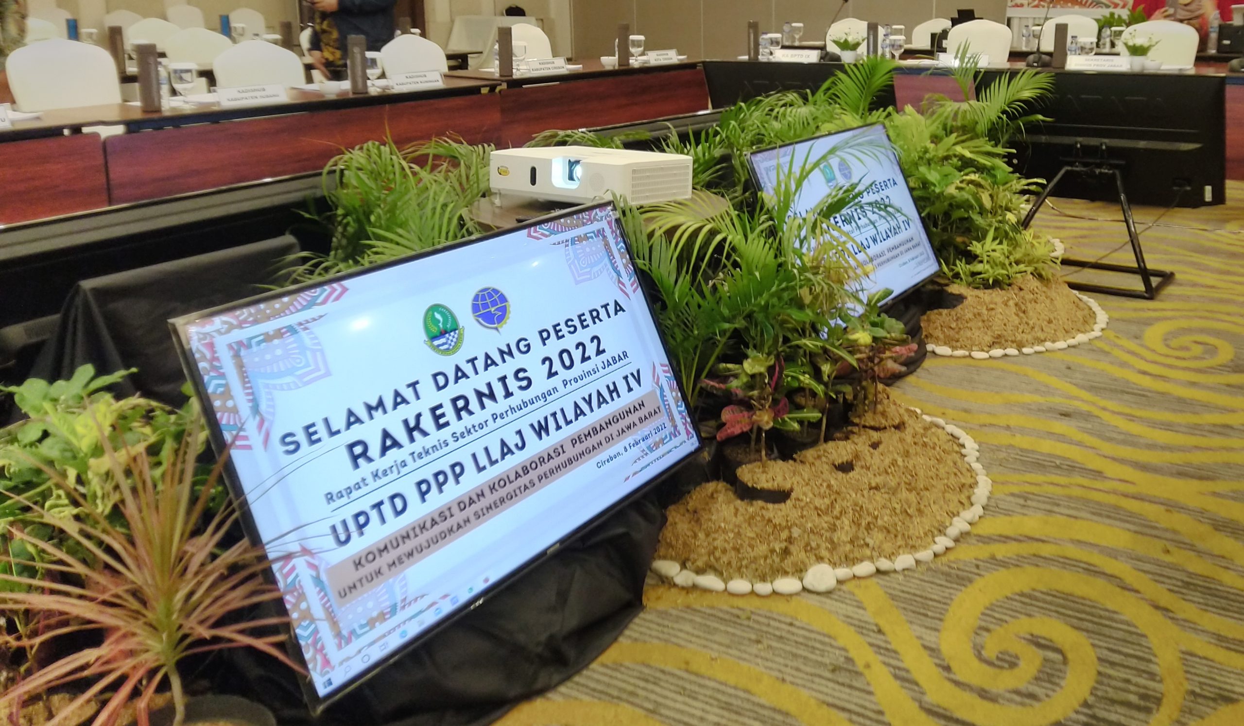sewa-led-tv-43-cirebon-1